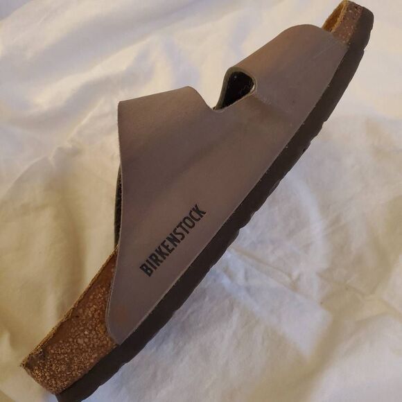 Amputee. Birkenstock Taupe/Brown Sandal Size 9. Left shoe only. - Picture 3 of 7